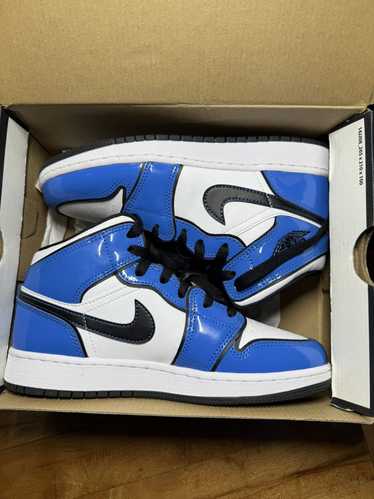 Jordan Brand × Nike Jordan 1 Mid Signal Blue (GS)