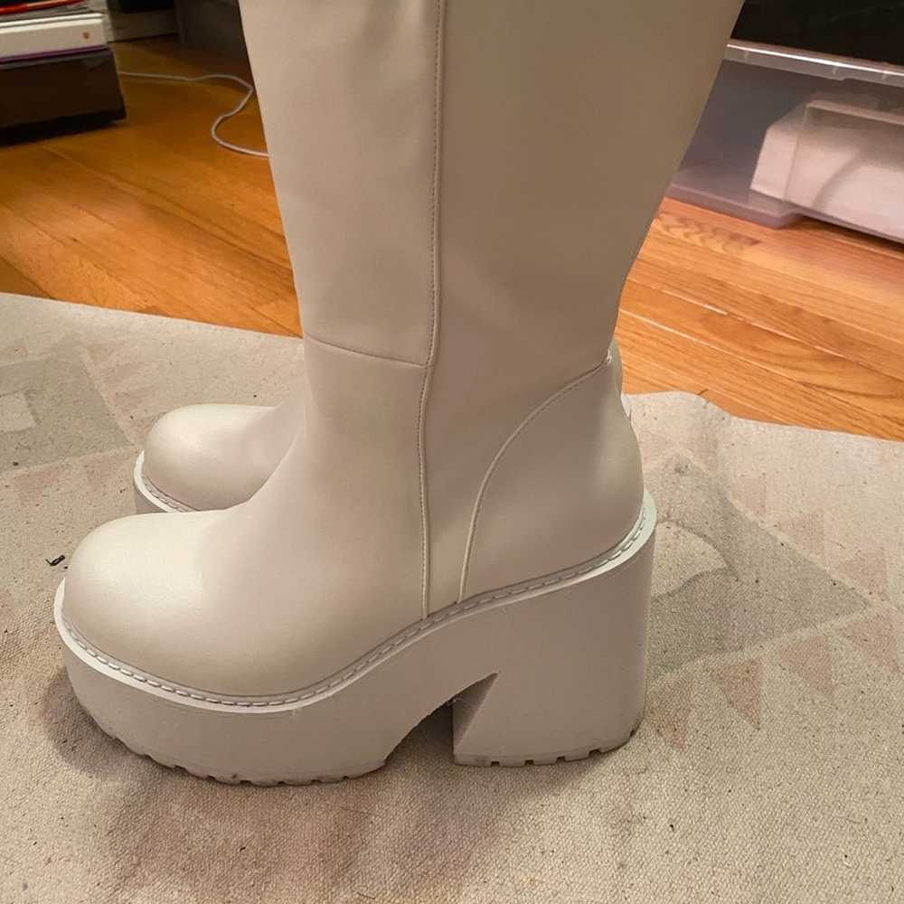 White high platform boots - image 3