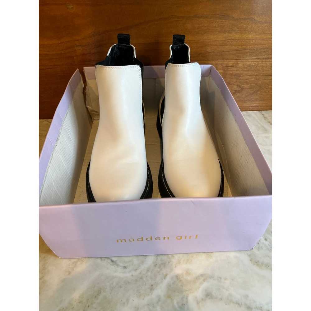 Steve Madden Girl white faux leather lug sole Che… - image 6