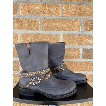 HOLLYWOOD TRADING COMPANY boots