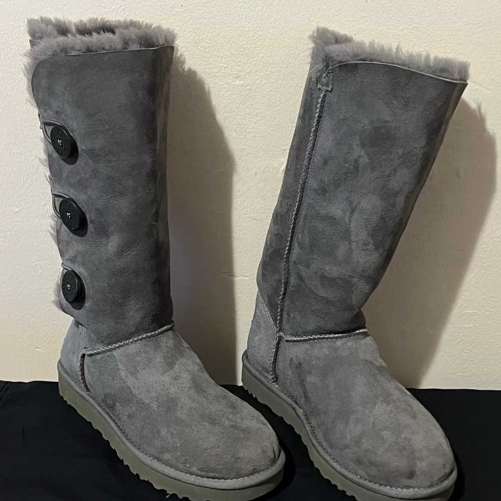 UGG Bailey Button Triplet Boot, Gray, Size 9 Women - image 5