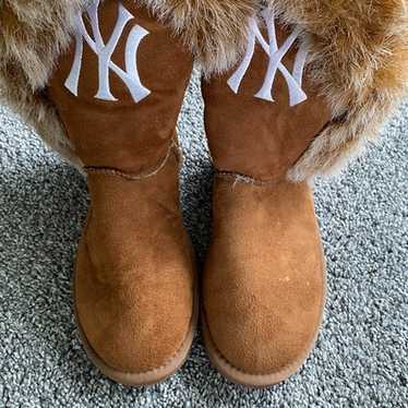 NY Genuine Merchandise Brown Comfort Boots!