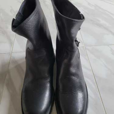 Prada boots size 38