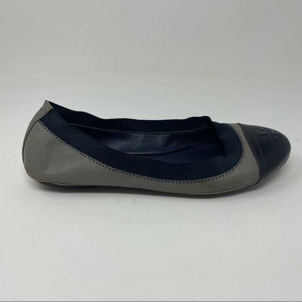 Tory Burch Grey/Blue Leather And Elastic Gabby Sc… - image 2