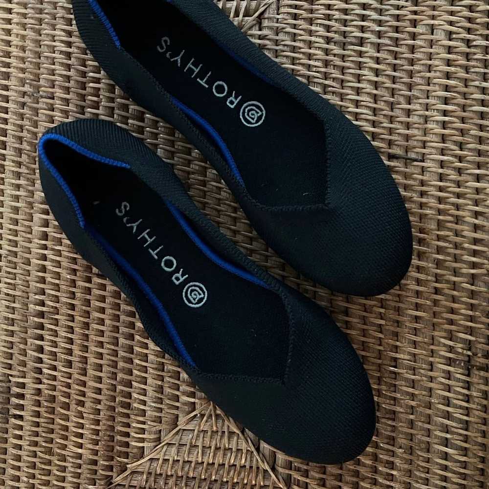 Rothys Round Toe Flats - size 8.5 - image 1