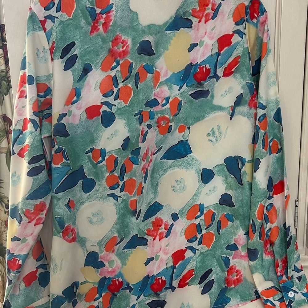 NWOT  ladies floral blouse  size small - image 4