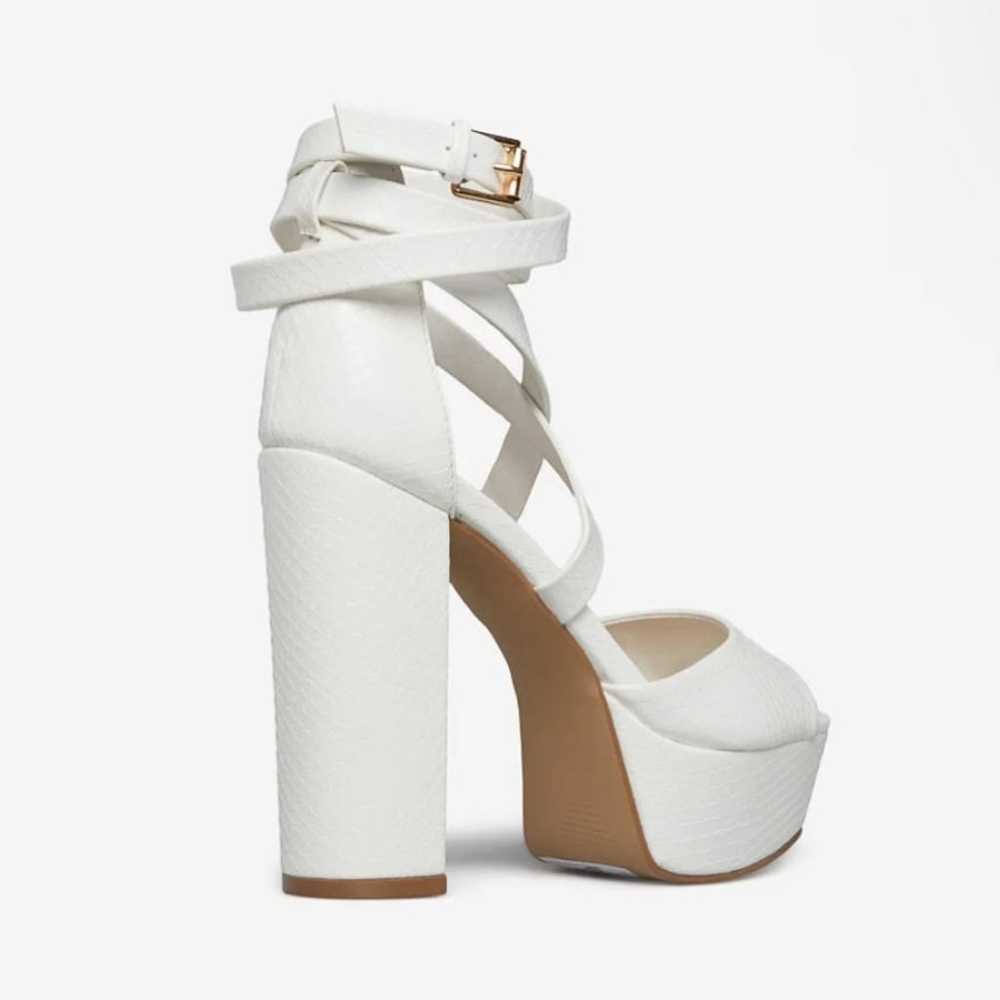 NIB Rosalinda Strappy Sandal White Snake Block 5”… - image 3