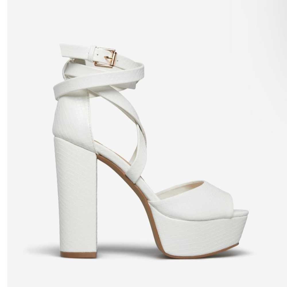 NIB Rosalinda Strappy Sandal White Snake Block 5”… - image 4