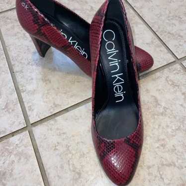 Calvin Klein Hells Women's Barn Red Snake Print