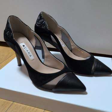 DIANA Black High Heel Pumps