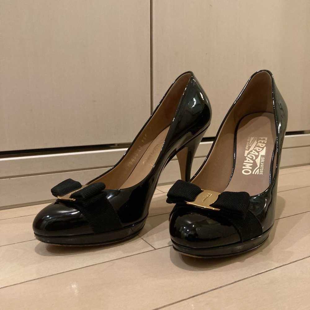 Ferragamo Black Patent Vara High Heels 7.5 - image 1