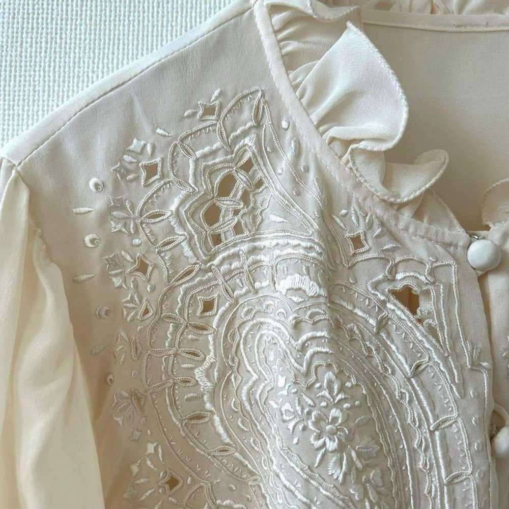 Vintage frilled stand collar embroidered blouse, … - image 5