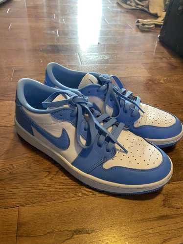 Jordan Brand × Nike Jordan 1 Retro UNC Golf Lows -