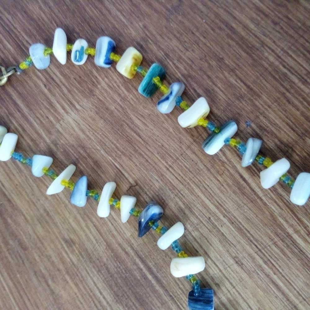 VINTAGE SEASHELL AND SMALL YELLOW GLASS SEED BEAD… - image 8