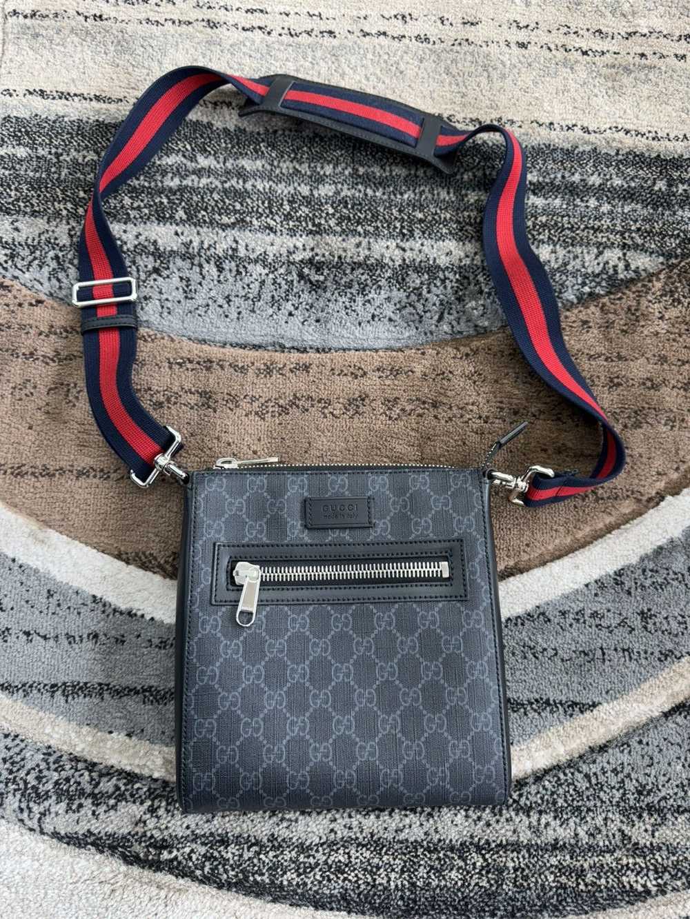 Gucci GG SUPREME MESSENGER BAG BLACK - image 1