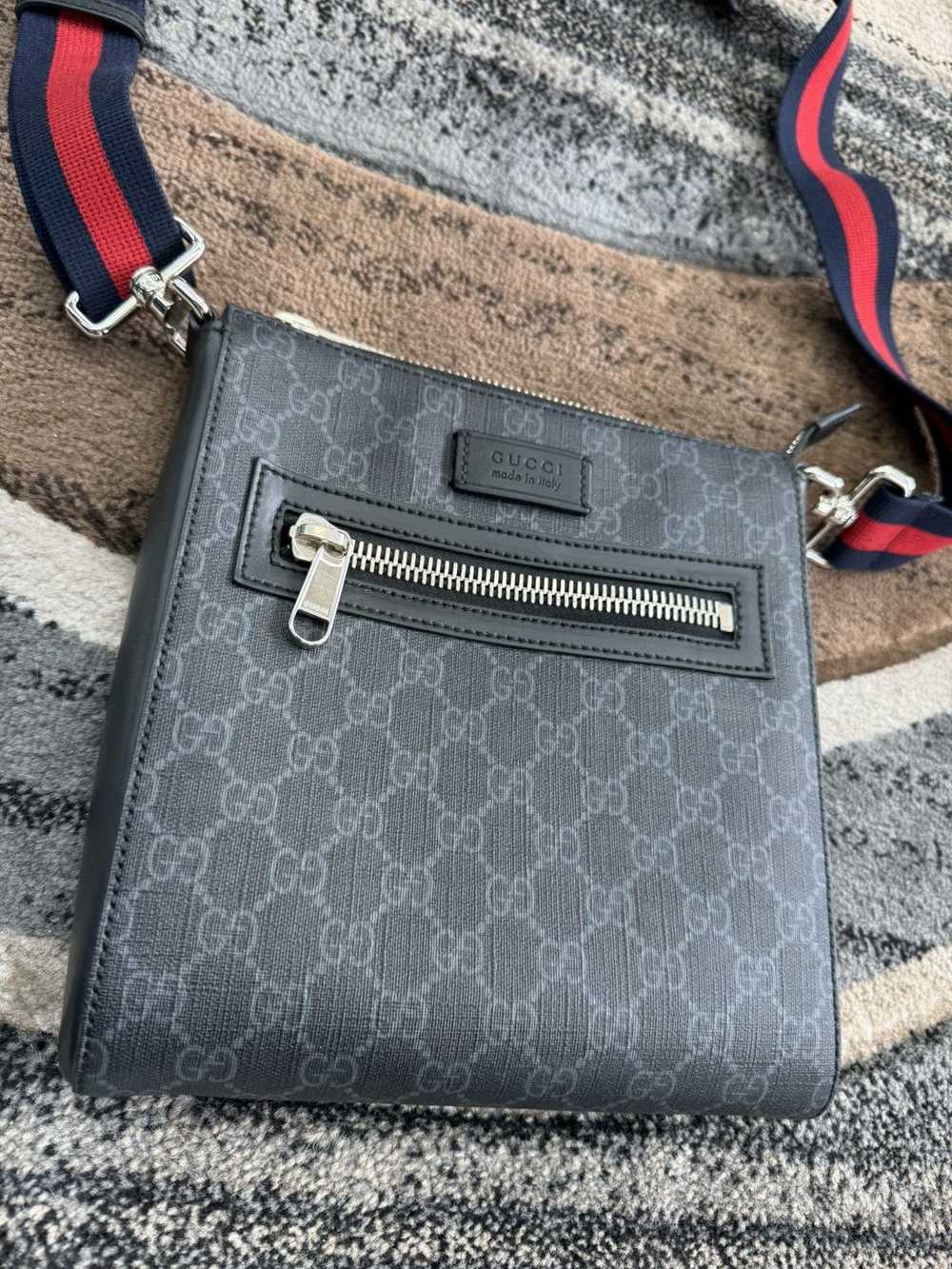 Gucci GG SUPREME MESSENGER BAG BLACK - image 2