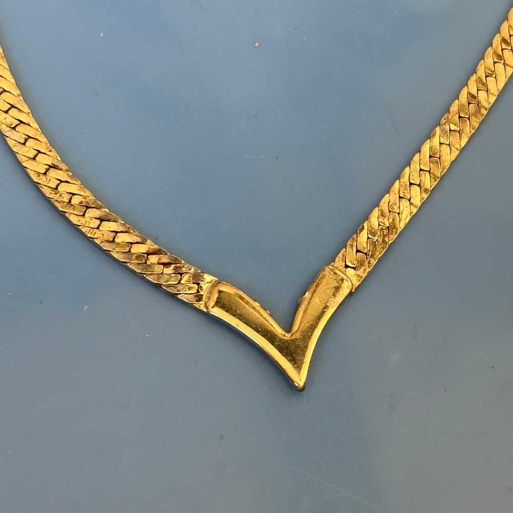 Women’s Vintage Gold Tone Necklace - image 2