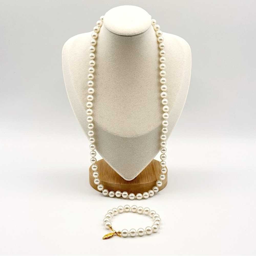 Vintage White Ivory Faux Pearls Gold Tone Necklac… - image 1