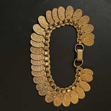 Vintage floral gold tone bracelet - image 1