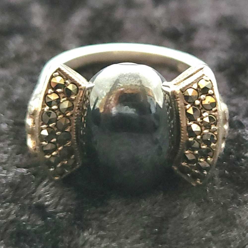 Sterling Silver vintage Hematite bow ring - image 4