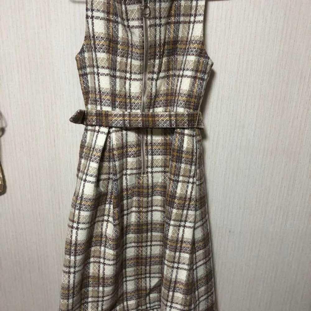 Checkered sleeveless dress - image 3