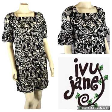 Ivy Jane black & white floral bell short sleeved … - image 1