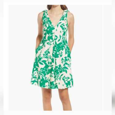 Eliza J Green Floral Sleeveless Vneck Dress - Size