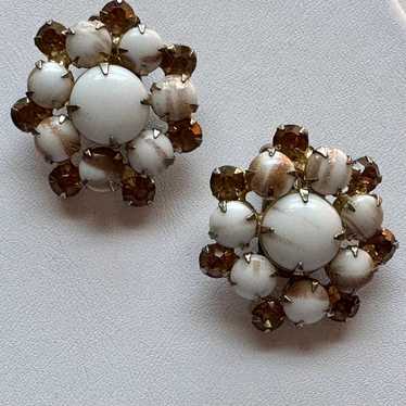 Vintage Clip On Earrings - image 1