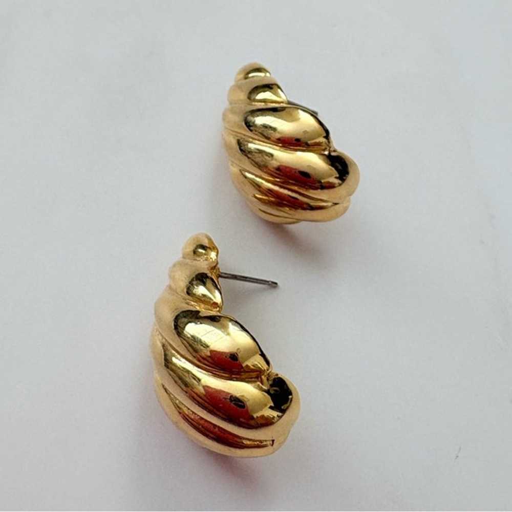 Vintage Gold Tone Beetle Ribbed Post Pierced Stud… - image 4