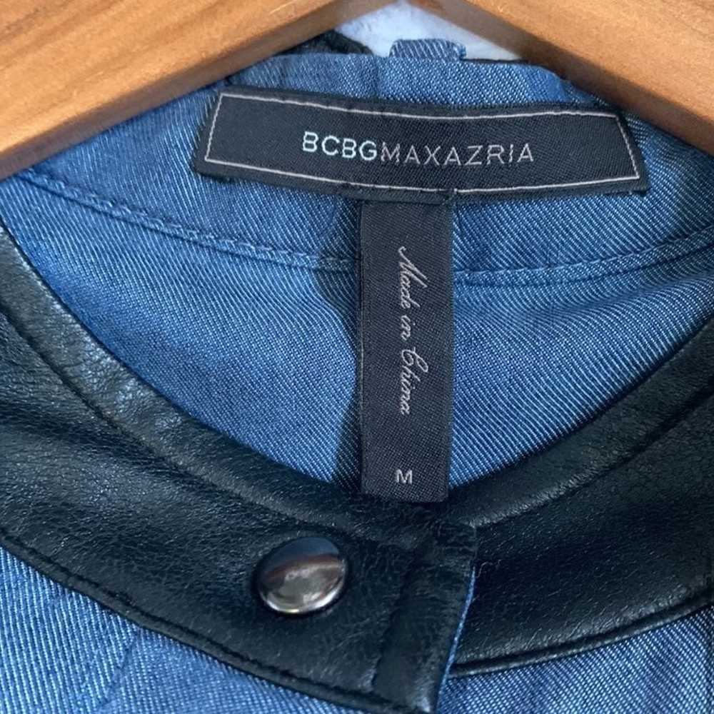 BCBGMaxAzria Faux Leather trim Indigo denim chamb… - image 6