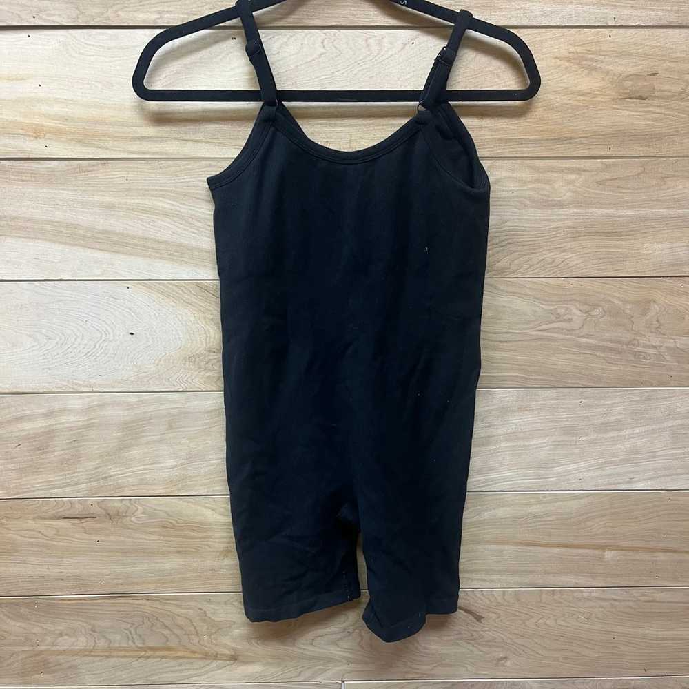 Alo yoga seamless ribbed mellow black onesie - image 4