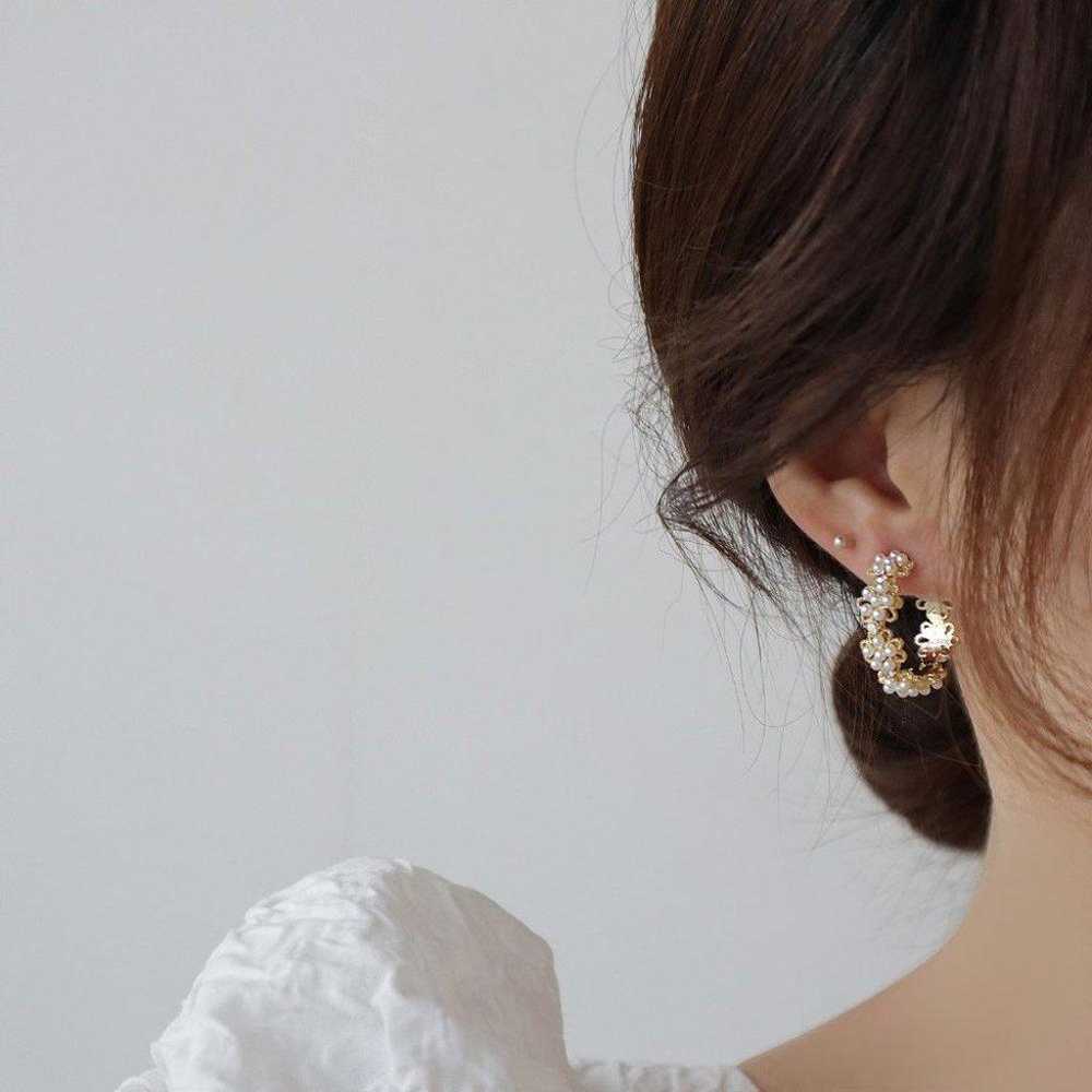 NEW 14K Gold Plated Pearl Flower Hoop Earrings - image 2