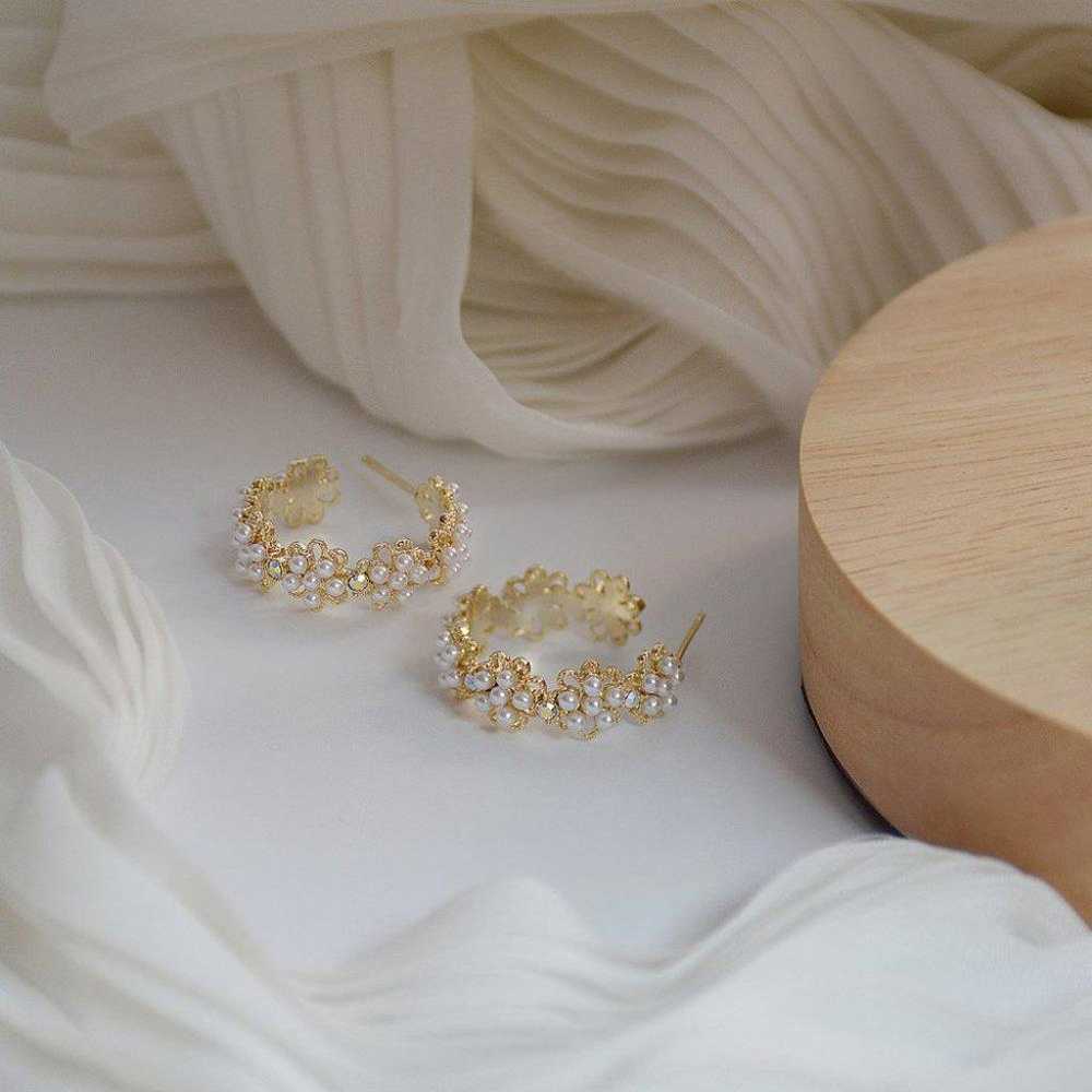 NEW 14K Gold Plated Pearl Flower Hoop Earrings - image 3