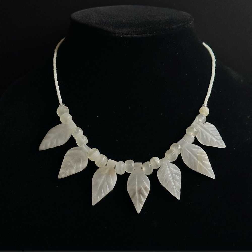 Vintage White Jade Leaf And Coral Bead Strand Bib… - image 2