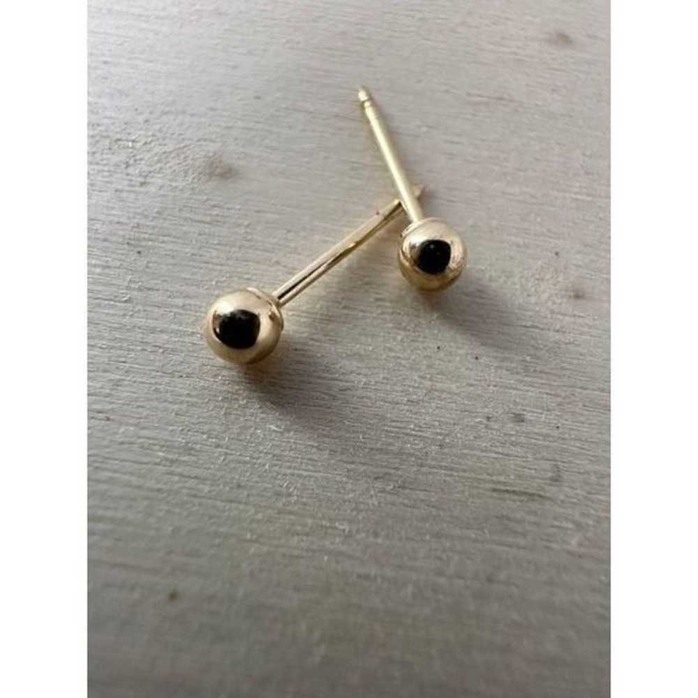 Vintage 14k Gold Classic Stud Earring - image 1