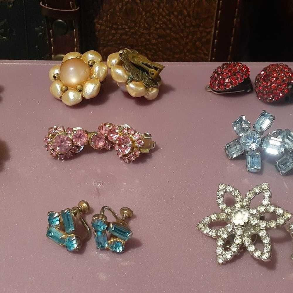 Vintage Clip-On & Screw-On Earrings Lot - image 6