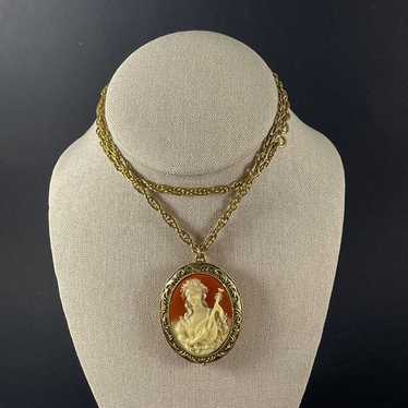 Rare fashion vintage cameo soild perfume locket/necklace