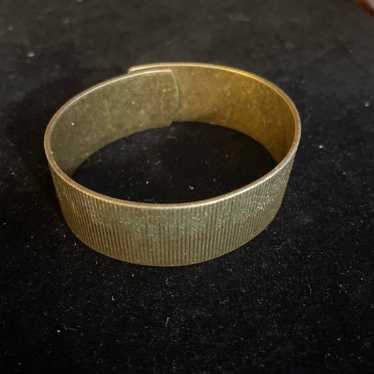 Vintage Gold Tone Ribbed Bangle Bracelet - image 1