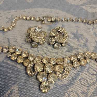 Vintage signed Weiss rhinestone necklace with mat… - image 1