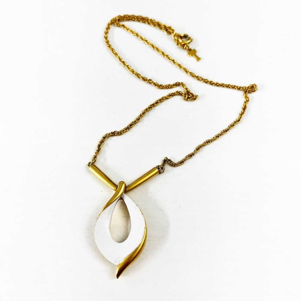 Crown Trifari Vintage White Enamel Teardrop Penda… - image 2