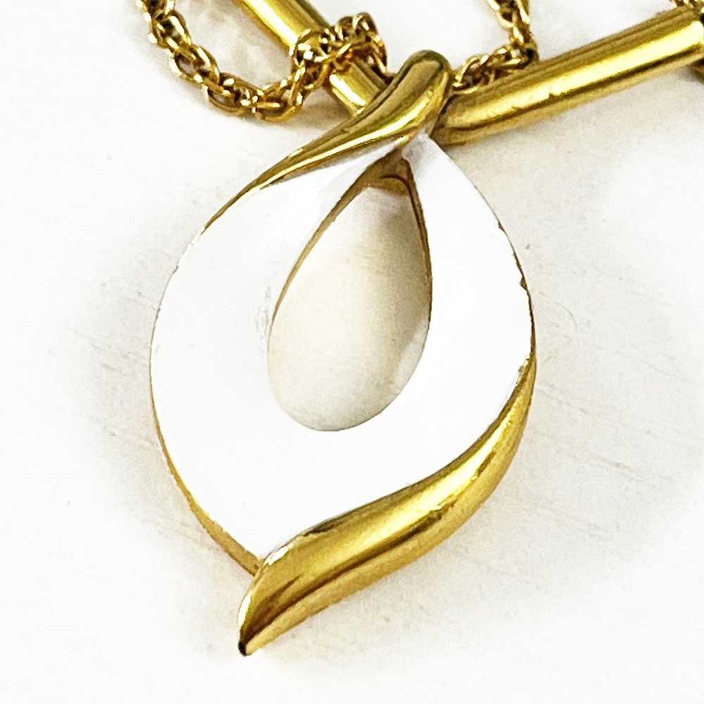 Crown Trifari Vintage White Enamel Teardrop Penda… - image 5