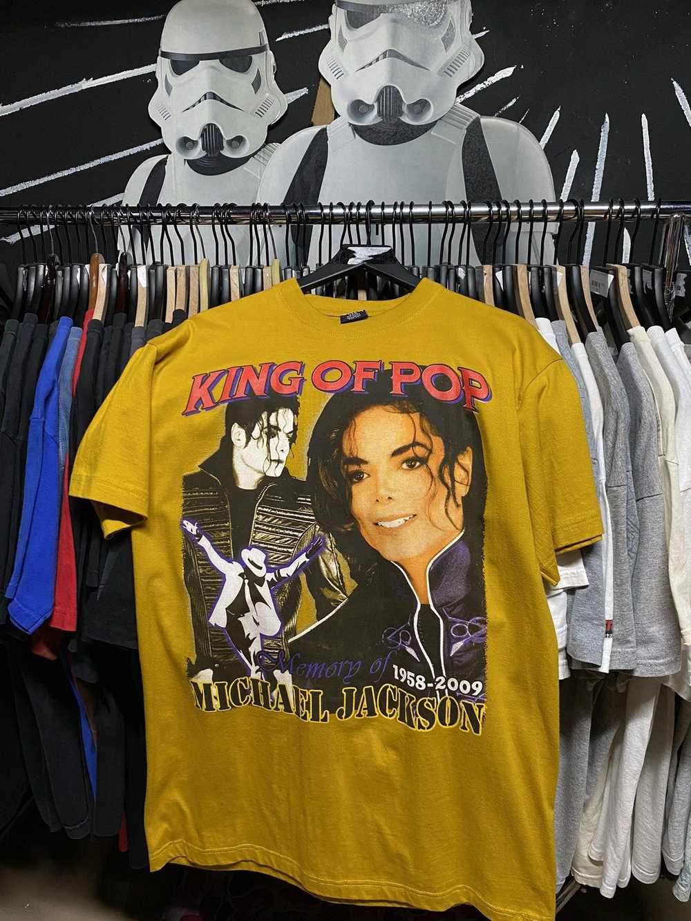 Vintage Vintage 00’ Michael Jackson Memorial Tee … - image 1