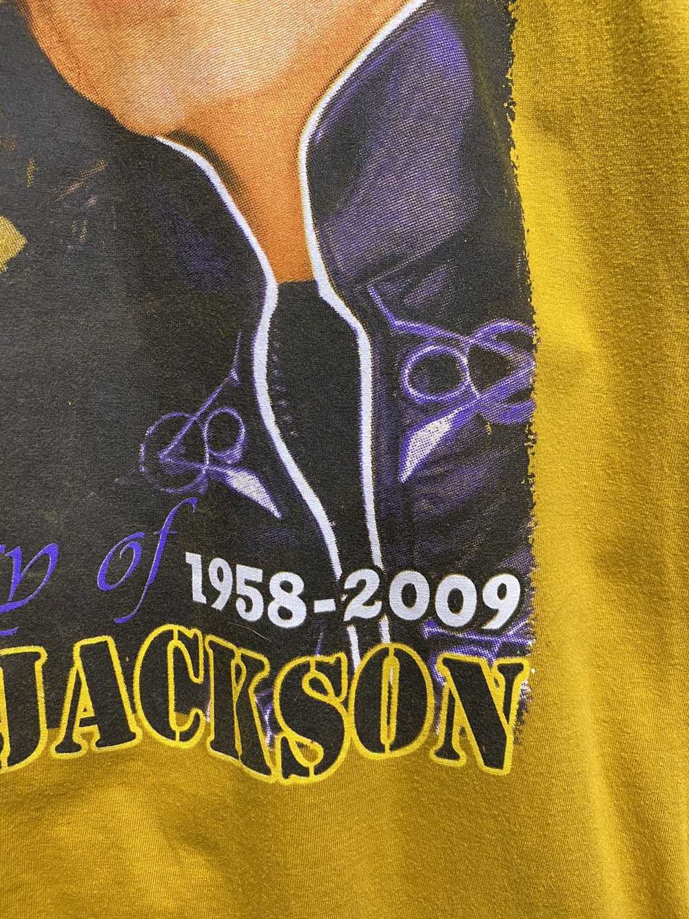 Vintage Vintage 00’ Michael Jackson Memorial Tee … - image 3