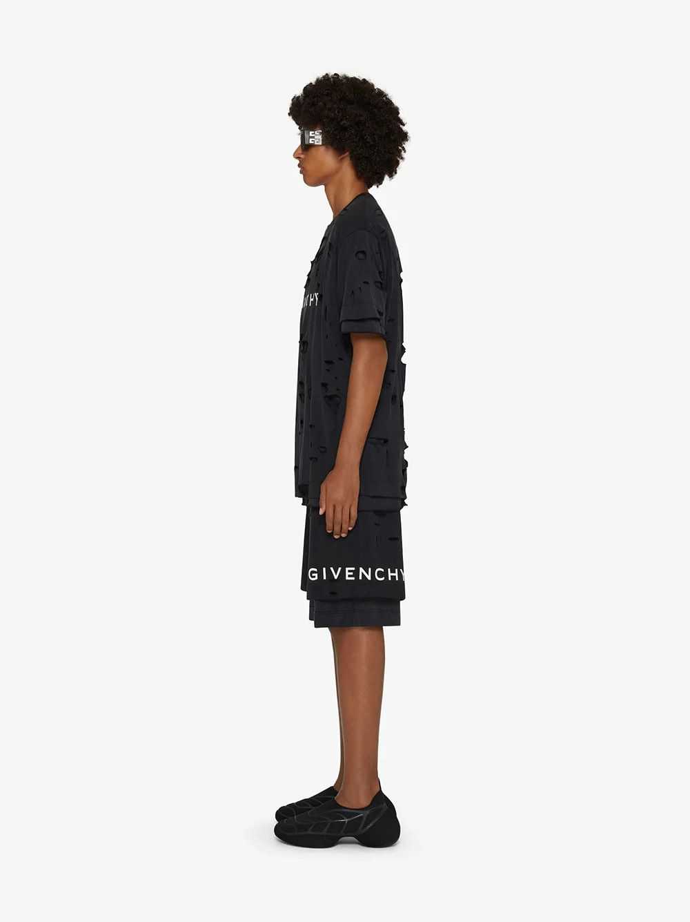 Givenchy o1srvl11e1224 T- Shirt in Black - image 3