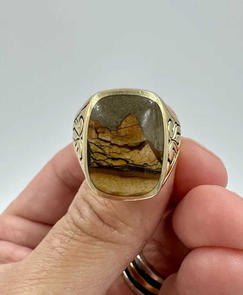 Vintage 14k yellow Gold Picture Agate Men's ring - image 8