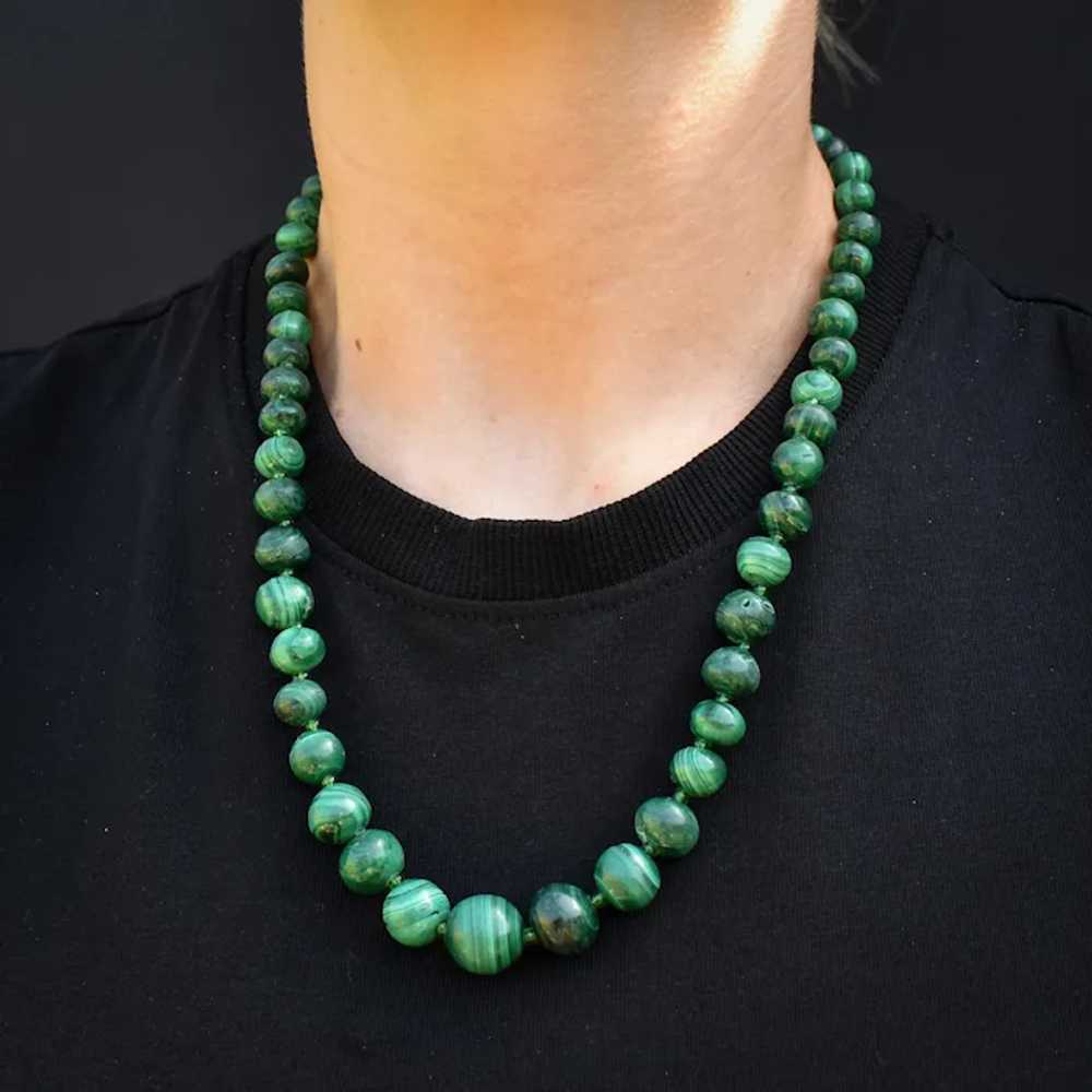 Vintage Graduated Green Malachite Beaded Necklace… - image 4