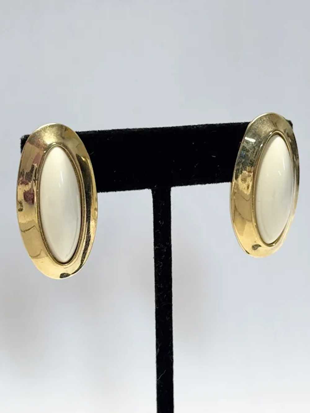 Vintage white stone gold earrings - image 3