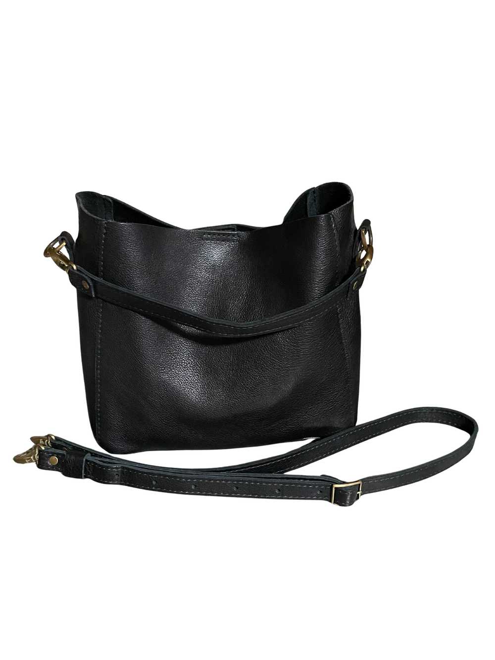 Portland Leather Pebbled black butterfly bucket - image 1