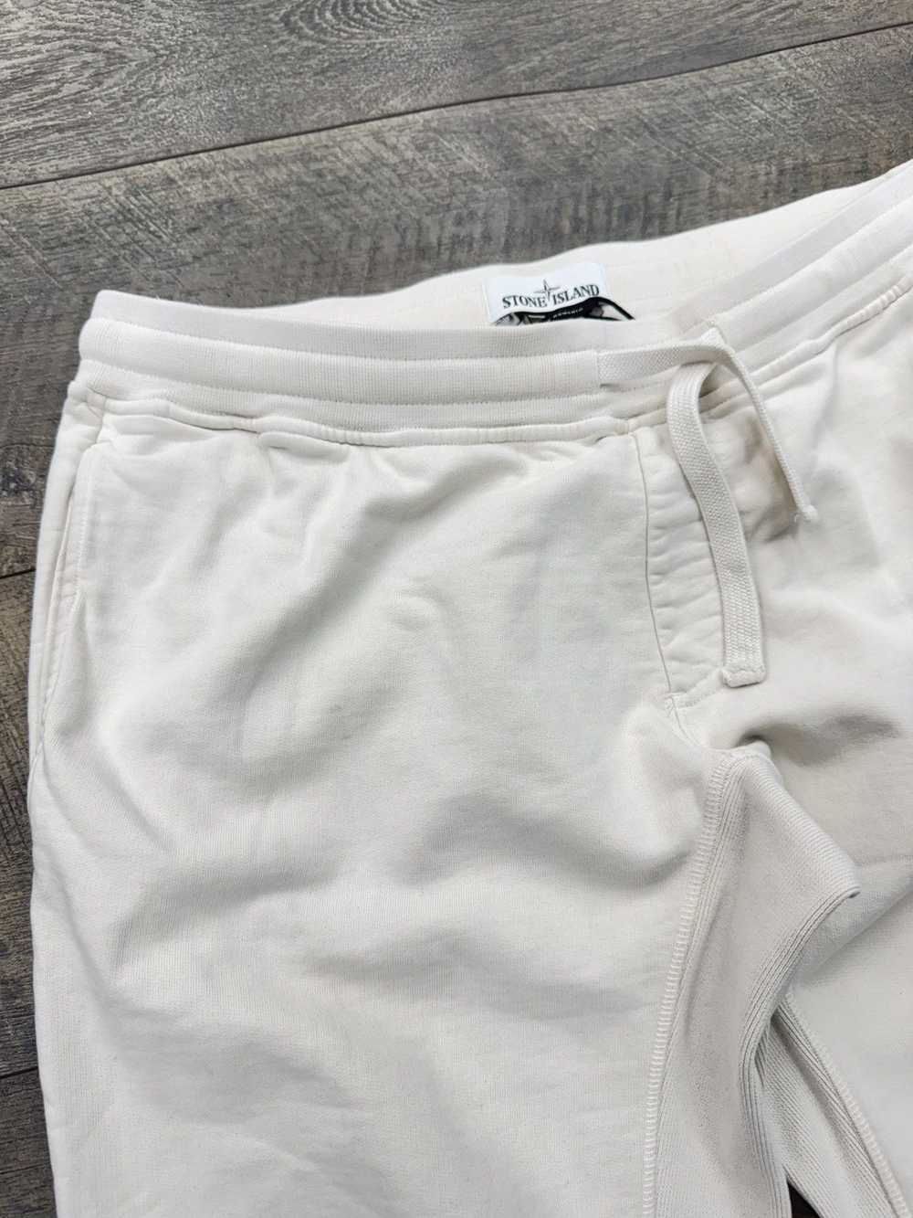 Stone Island CARGO ZIP-POCKET SWEATPANTS WHITE (X… - image 6