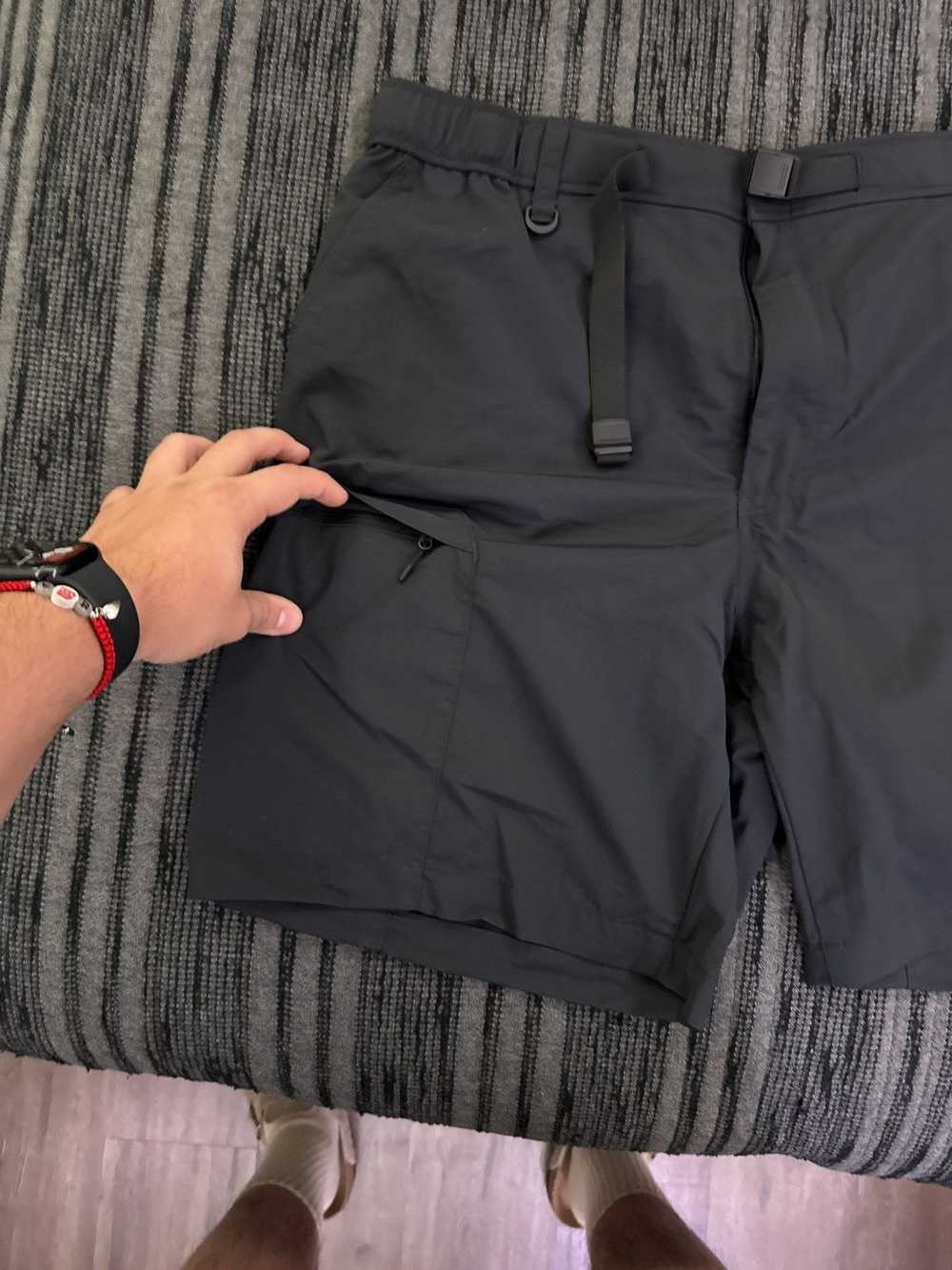 Uniqlo Uniqlo geared shorts black - image 2